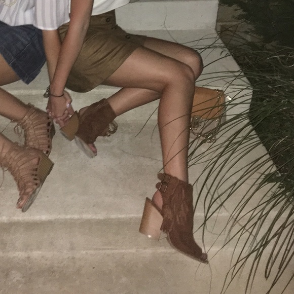 Shop Impressions Fringed Heels - Picture 2 of 6